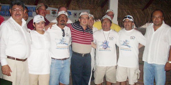 el-club-de-pesca-de-huatulco-y-autoridades-de-chiaspas