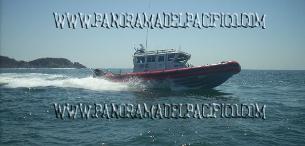 embarcacion-de-rescate-en-la-mar-de-la-marina-en-huatulco embarcacion-de-rescate-en-la-mar-de-la-marina-en-huatulco