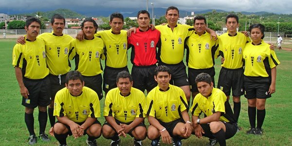 foto-arbitros-de-santa-cruz-huatulco