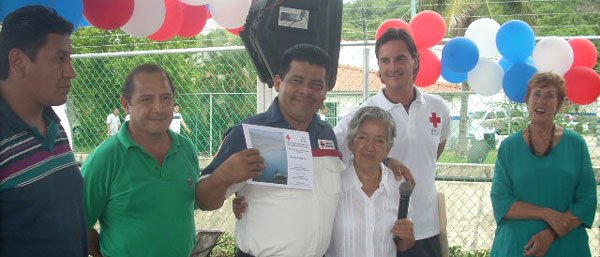 entrega-reconocimiento-a-socorristas-de-la-cruz-roja-huatulco entrega-reconocimiento-a-socorristas-de-la-cruz-roja-huatulco
