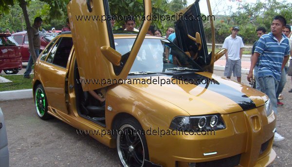 vehiculo-de-exivicion-en-expo-tuning-huatulco-09
