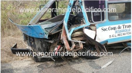 microbus-urbano-de-huatulco-con-quien-choco-teto