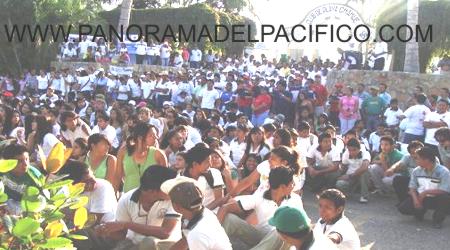 operativo-de-limpieza-de-playa-en-huatulco1