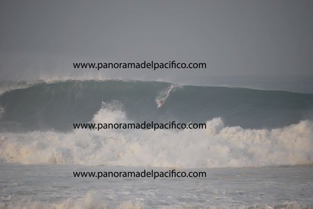 olas-fuerte-en-zicatelaoaxaca olas-fuerte-en-zicatelaoaxaca