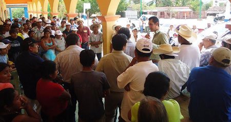 recibe-en-tonameca-a-miguel-angel-candidato-a-la-diputacion-local recibe-en-tonameca-a-miguel-angel-candidato-a-la-diputacion-local