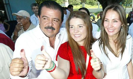 eviel-voto-tux eviel-voto-tux