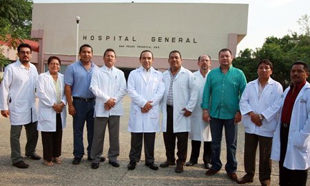 visitan-secretario-de-salud-a-Hospital-de-Pochutla