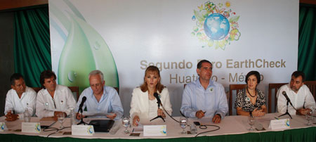Earth-Check-Gold--conferencia-de-prensa
