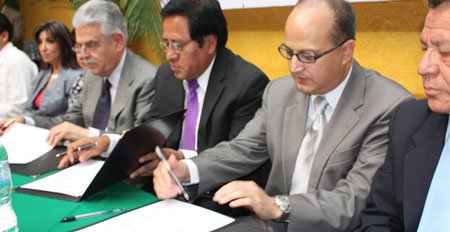 firma-convenio-UTVO-empresas