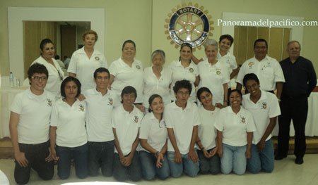 integran-el-club-rotario-de-jovenes-en-huatulco