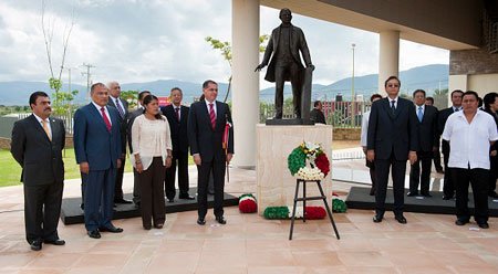 Gabino-Gobernador---Dia-del-Abogado