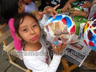 niñas en talleres de reciclado