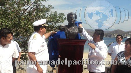 debelaron-busto-del-general-vicente-guerrero-en-huatulco