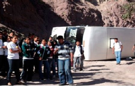 Brinda-el-CECyTEO-apoyo-a-estudiantes-que-resultaron-lesionados-en-accidente