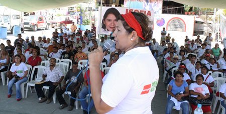 Hay-que-votar-por-el-PRI-para-mejorar-a-México,-Carmelita-Ricárdez