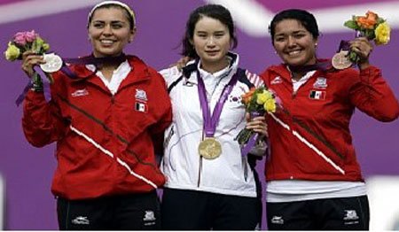La-mexicana-Aida-Román-y-Mariana-Avitia-