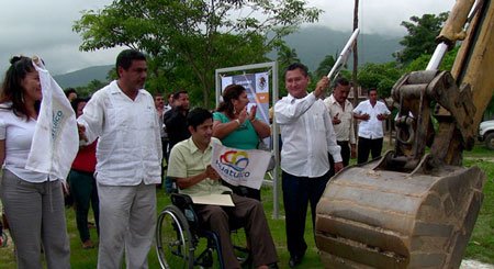 Inicia-construcción-del-Auditorio-Deportivo-Municipal-en-huatulco
