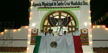 el-grito-de-la-indepencia-en-santa-cruz-huatulco