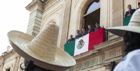 Gabino-Gobernador---Desfile-CII-Aniversario-de-la-Revolución-(4)