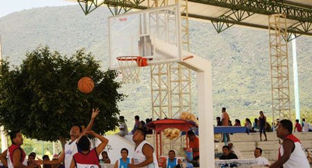 Realizan-torneo-de-basquetbol-en-conmemoración-de-la-Revolución-Mexicana