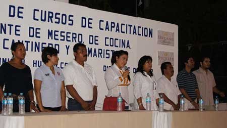 Clausuran-cursos-de-capacitación-en-San-José-Cuajinicuil-02