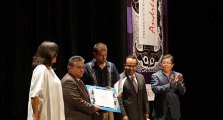 Otorgan-el-premio-Internacional-“Andrés-Henestrosa”-a-Juan-Maya-Ávila