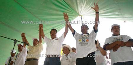 Fernando-Mendoza-banderazo-inicial-a-campaña-por-presidencia-municipal-de-Santa-María-Tonameca