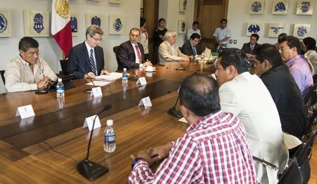 Gobierno-de-Oaxaca-y-Colegio-de-Notarios-suscriben-acuerdo-para-brindar-servicios-notariales-en-jornada-electoral