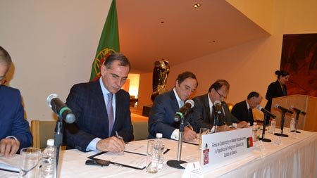 Gobierno-de-Oaxaca-y-la-República-de-Portugal-signan-acuerdo-para-fomentar-el-uso-de-tecnologías-orientadas-a-la-educación