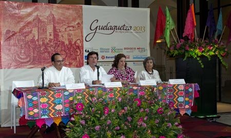 Oaxaca,-lista-para-ofrecer-al-mundo-la-Guelaguetza-2013