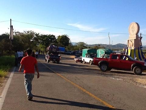 BLOQUEO EN PINOTEPA NACIONAL