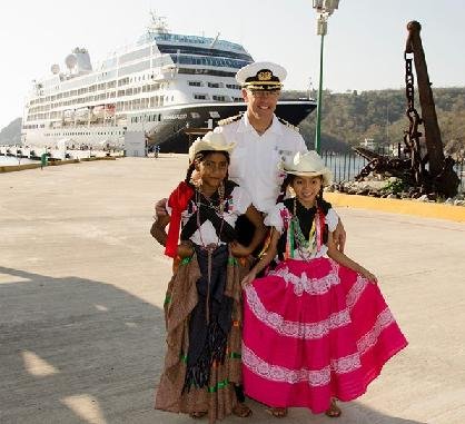 En Huatulco, atraca primer crucero de la ruta mesoamericana2