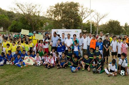 Inauguran liga infantil y femenil de Futbol 7 HUATUGOL 2014