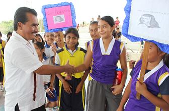 AUTORIDADES MUNICIPALES APOYAN A DEPORTISTAS