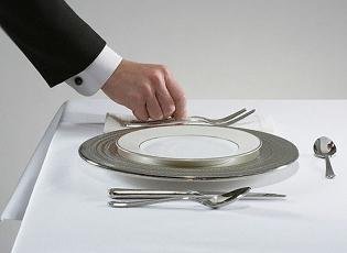 Cierran un restaurante caníbal que ofrecía platos con carne humana