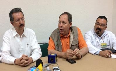 Conferencia de prensa del director medico del IMSS a nivel nacional en el caso de la menor Yeimi Zasuaira Córdova