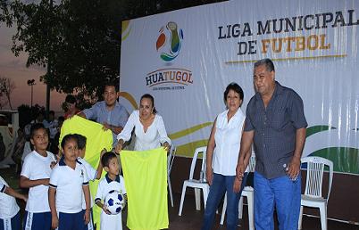 Rescatan futbol infantil, siete y rápido en cabecera municipal