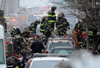 Buscan sobrevivientes de derrumbe en Nueva York