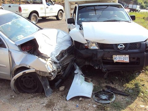 Accidente automovilístico en pinotepa nacional