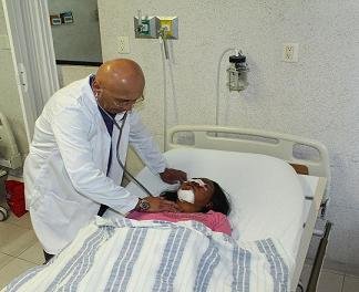 Ofrece SSO atención médica especializada a lesionados por choque en carretera Oaxaca-Zimatlán