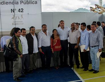 Participa Presidente Municipal de Santa María Huatulco en audiencia pública del Gobernador Gabino Cué