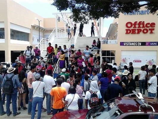 Toman maestros por cinco horas plaza comercial recién inaugurada por Cué