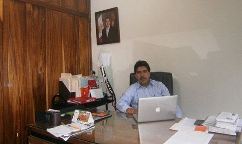 Jaime Martínez Ayala presidente municipal de Pluma Hidalgo entre lineas