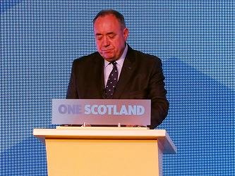 Ministro de Escocia renuncia tras derrota en referéndum