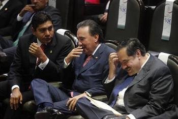 Panistas acusan a Preciado de intentar sobornarlos para que apoyaran reformas