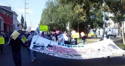 Marchan militantes de la Coordinadora Democrática de Pueblos rumbo a Ciudad Administrativa