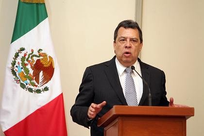 l gobernador Ángel Aguirre pide licencia a su cargo por el caso Ayotzinapa