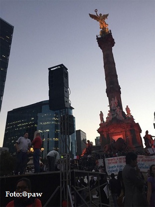 Así se vivió la marcha del 1 de diciembre por caso Ayotzinapa2