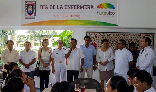 Reconoce Presidente Municipal de Huatulco a las enfermeras en su día