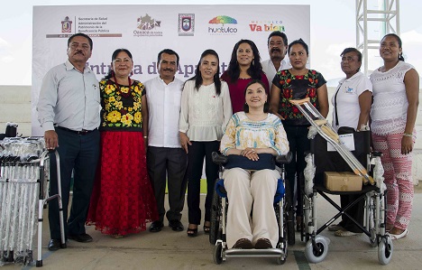 Huatulco, sede regional de la entrega de equipos de rehabilitación